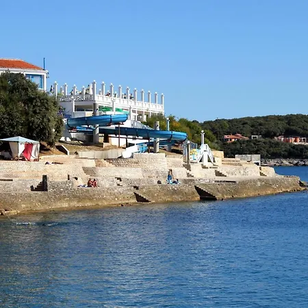 Apartment With Wifi - 21410 Pula